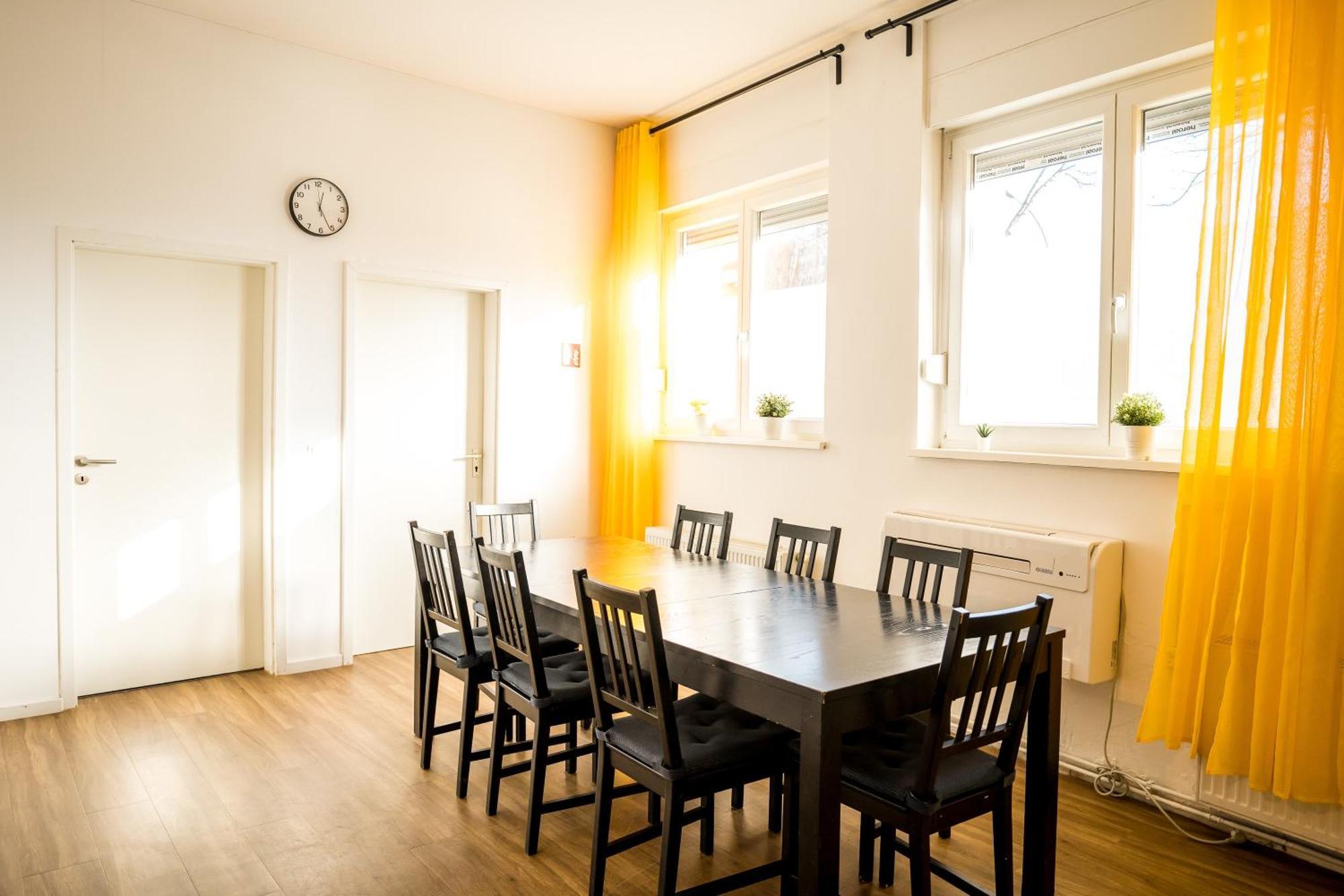 Three Bedroom Plus Big Kitchen Plus Selfcheckin Plus Street Parking เบอร์ลิน ภายนอก รูปภาพ